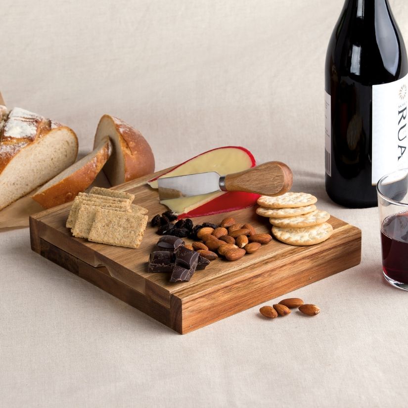 cheese-board-corporate-client-staff-gift-Christmas-wooden